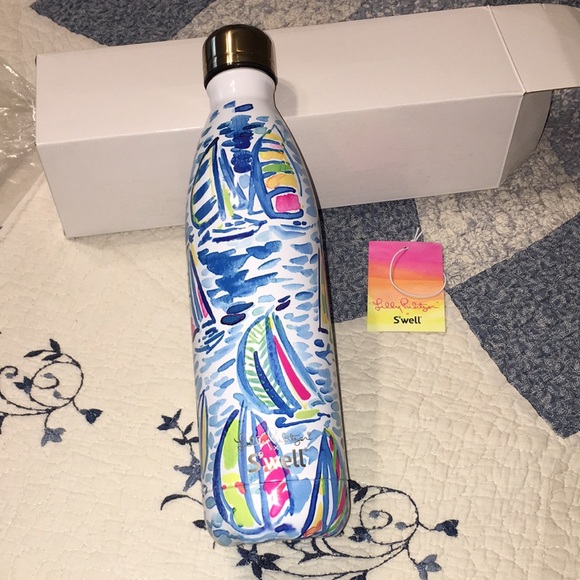 Lilly Pulitzer Other - Lilly Pulitzer 25 oz. Swell Bottle